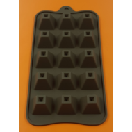 Szilikon csoki öntő forma csonka piramis 15 darabos 